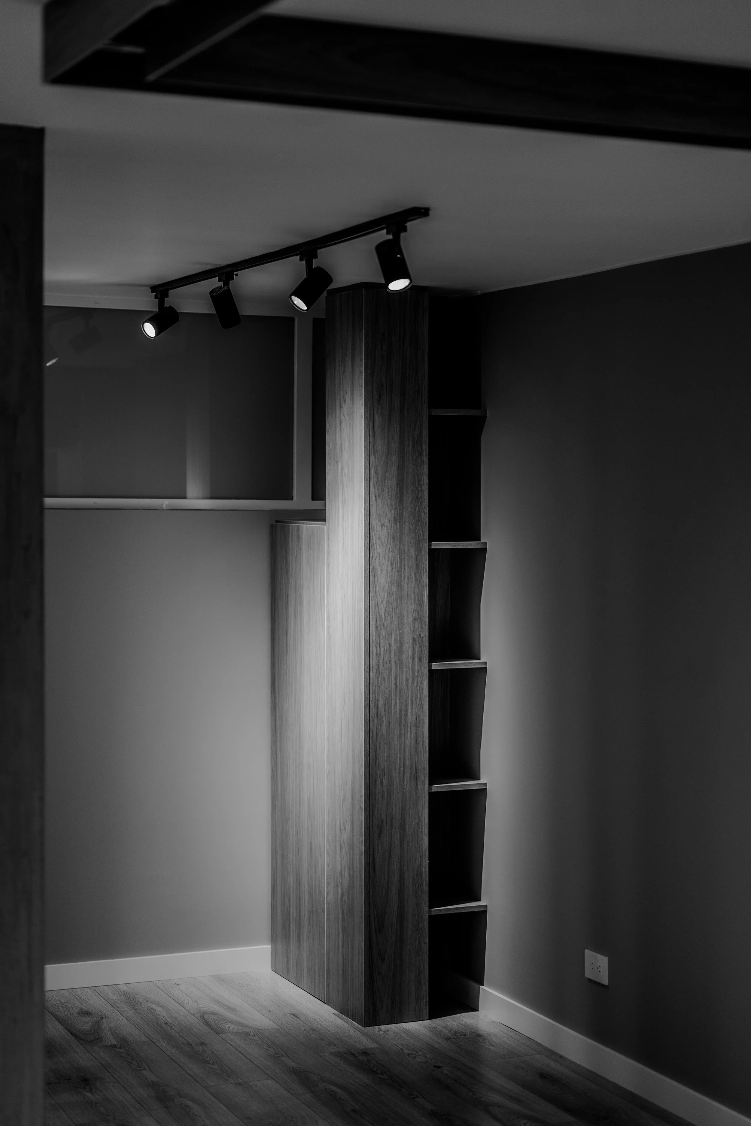 BOG 20 — vivienda unifamiliar en Colombia por LINEA PRIMA: materiales nobles y luz natural.