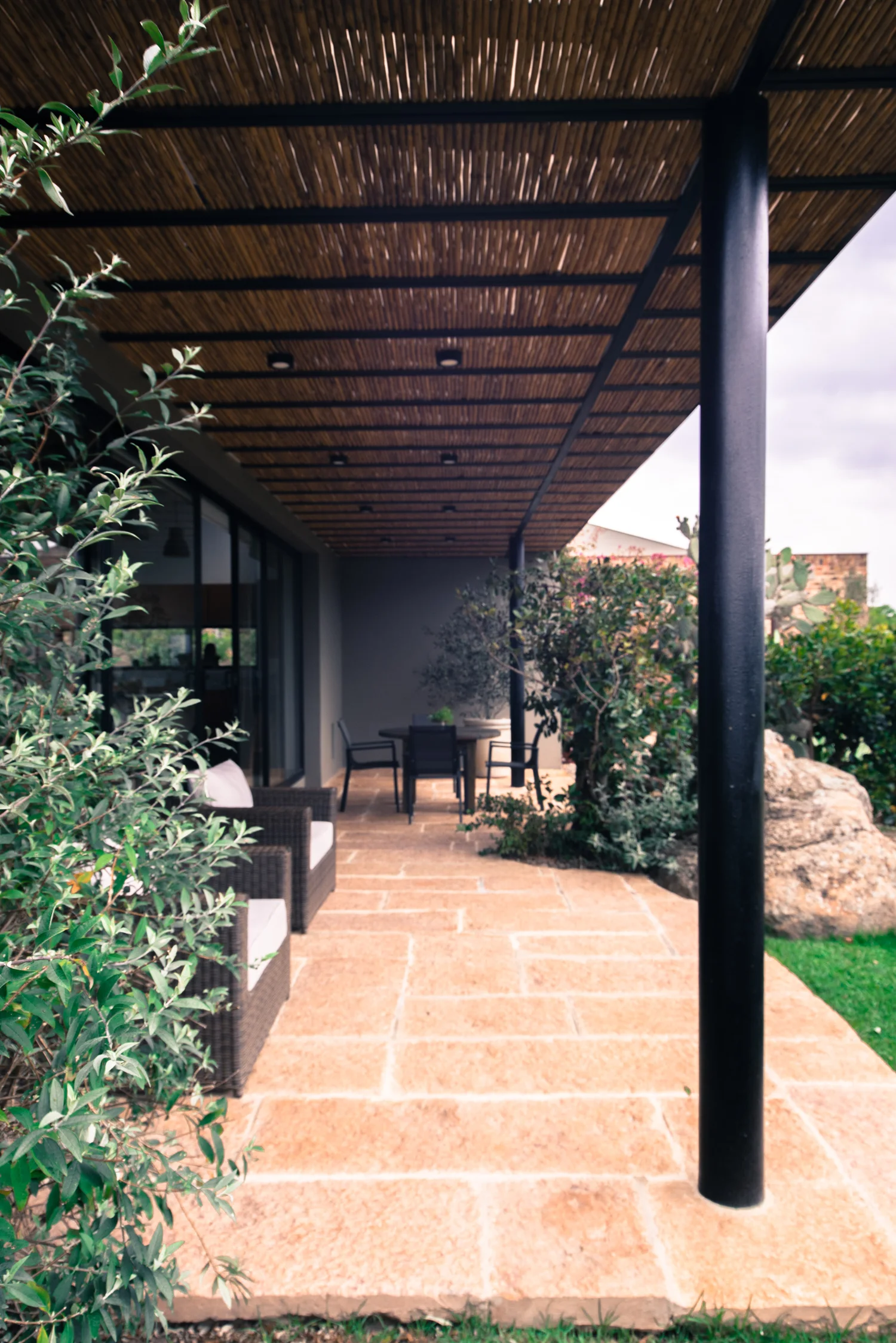 Imagen del proyecto VIL 02, vivienda unifamiliar en Colombia, con materiales nobles y luz natural — arquitectura de LINEA PRIMA, arquitectos en Bogotá.